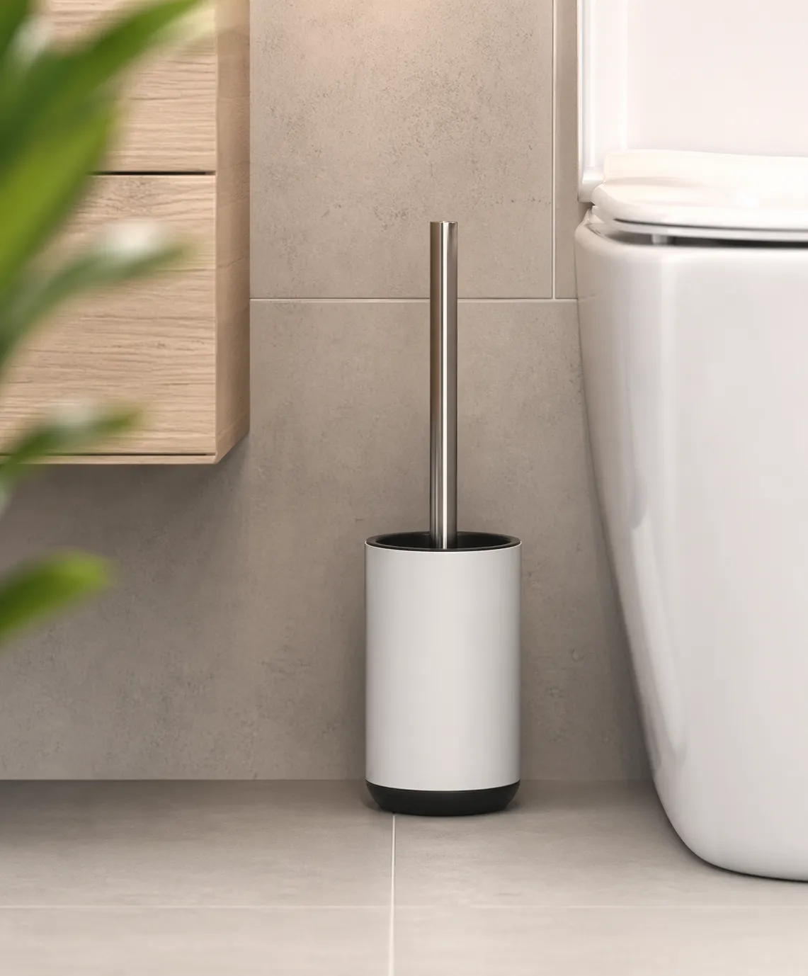 Minimalistische douchewisser netjes opgehangen, voor een frisse en streeploze douchewand.